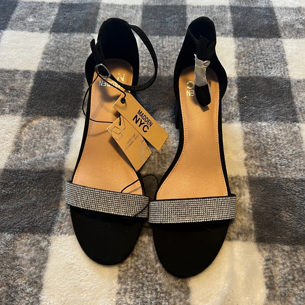 Women’s MADDEN NYC heels Size 8.5